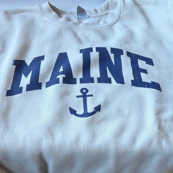 Tops - White Maine Sweatshirt with Navy Print